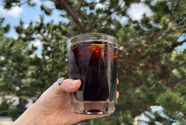cold brew concentrate and classic cold brew drinks with efficient 30-minute brewing method